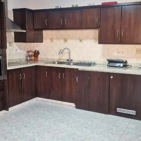 3 Bedroom Penthouse Larnaca * Livadhia