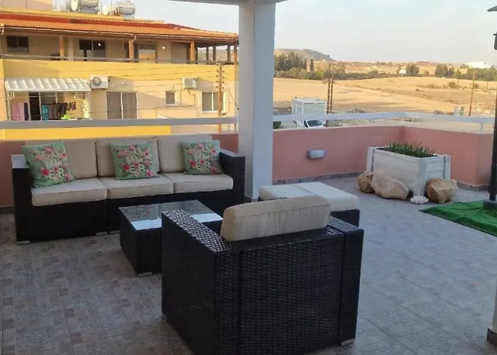 3 Bedroom Penthouse Larnaca Apartament Livadhia